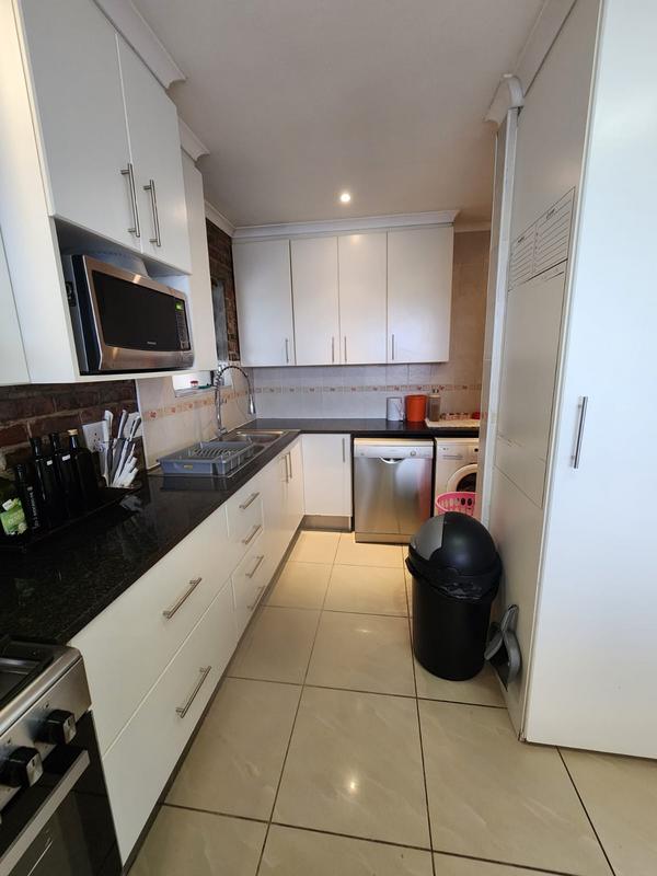 To Let 4 Bedroom Property for Rent in Parsonsvlei Eastern Cape